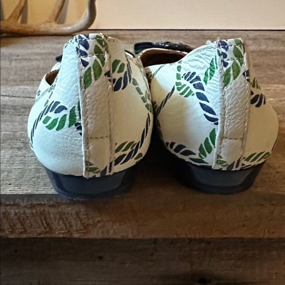 Tory Burch Blue and Green Flats with Nautical Bow, size 8 - Picture 4 of 10